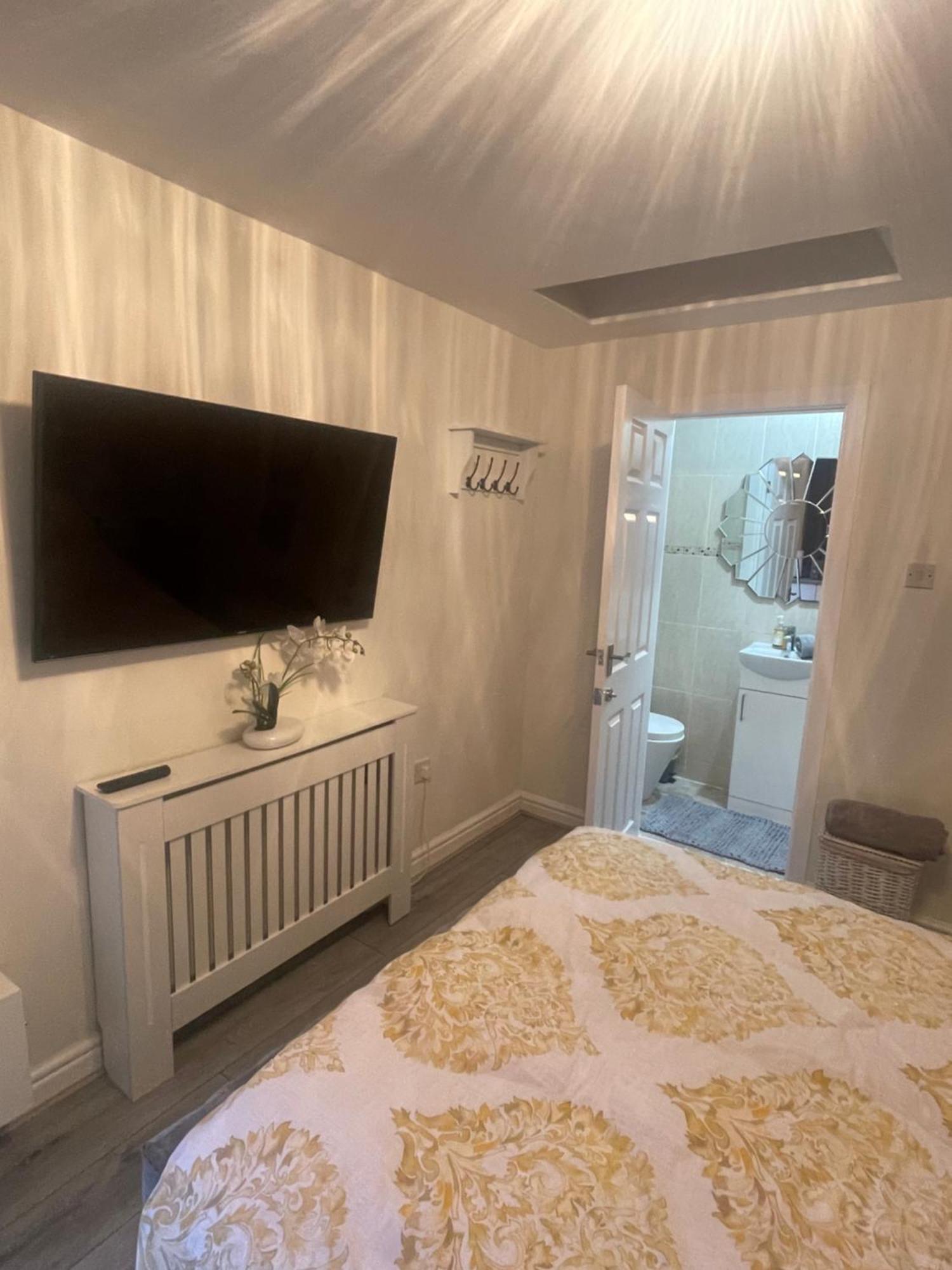 Private Guest House/Annexe Salford  Exterior photo